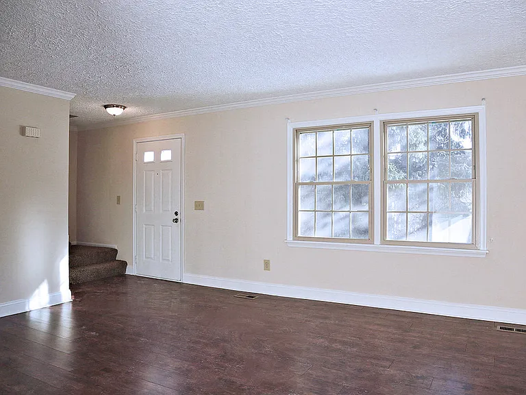 1394 Compton Ct - 2bed 1.5bath Townhome