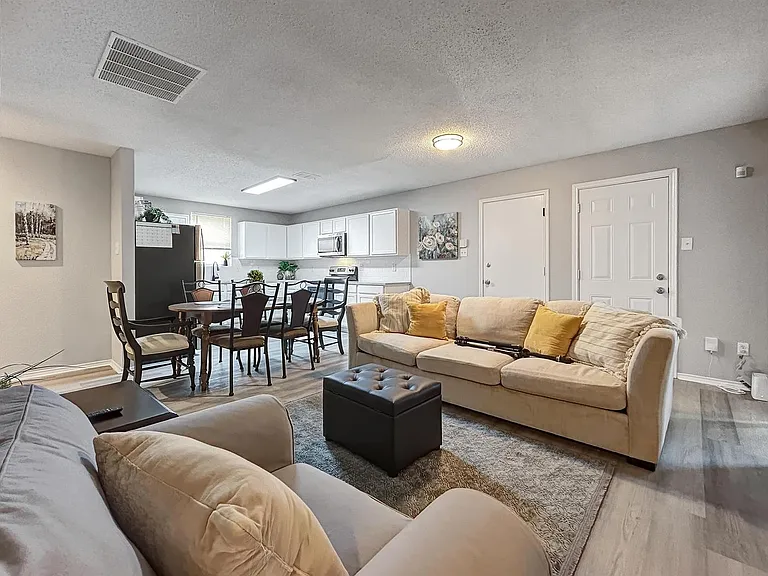 1532 Golden Grass Dr — Photo 4