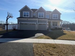 1169 Overhill Ct, Crystal Lake, IL 60012