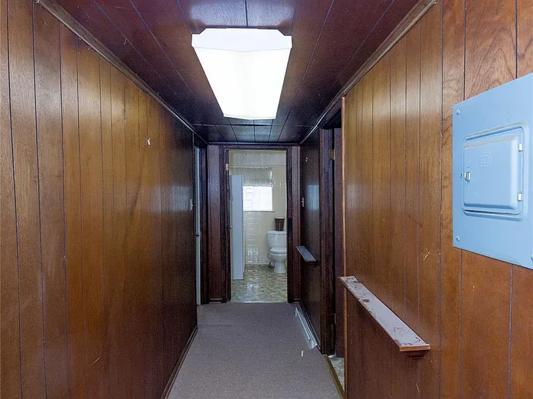 2047 FM 2933 — Photo 7