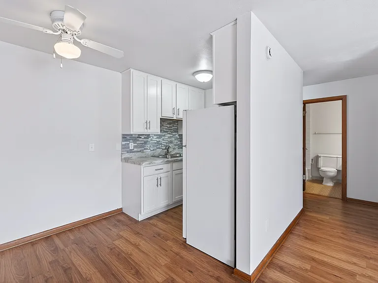Lynn Plaza Apartments — Photo 15