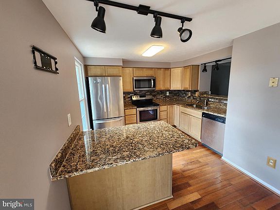 2nd image of 7857 Paddock Way