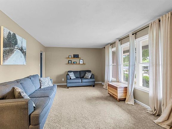 4th image of 2210 Hill Brook Dr
