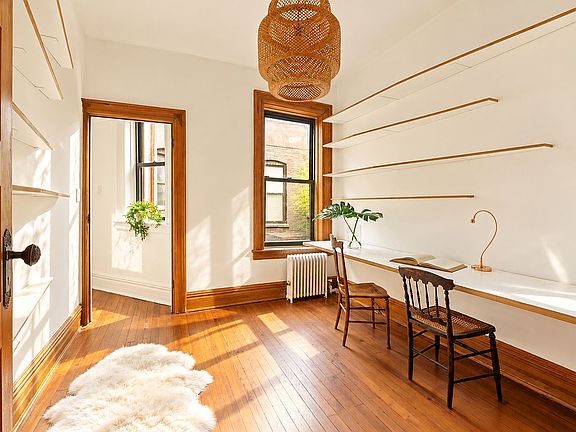 5th image of 446 15th St APT 4R