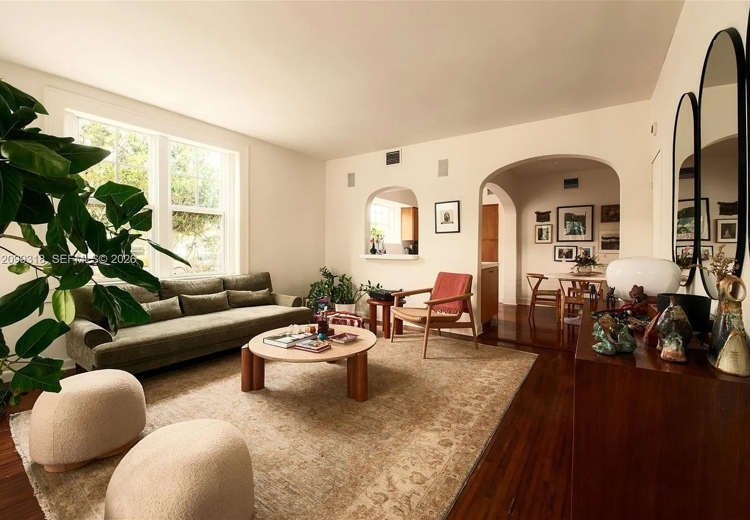 The Flamingo Condo — Photo 1