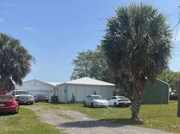 14621 Dauphin Island Pkwy, Coden, AL 36523