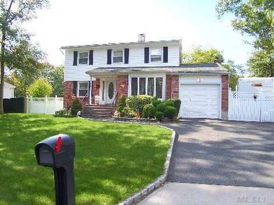 40 Mount Rainier Ave, Farmingville, NY, 11738