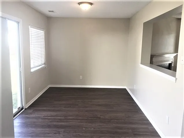 4 bed, 2.5 bath, 2037 sqft, $2,535 — Photo 4