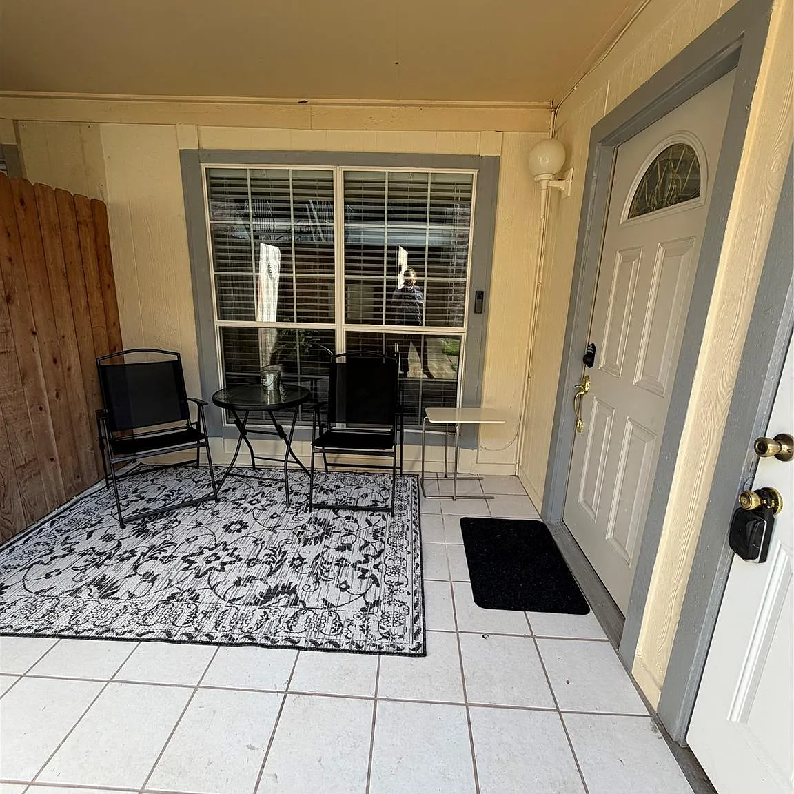 2 bed, 941 sqft, $1,350 — Photo 3
