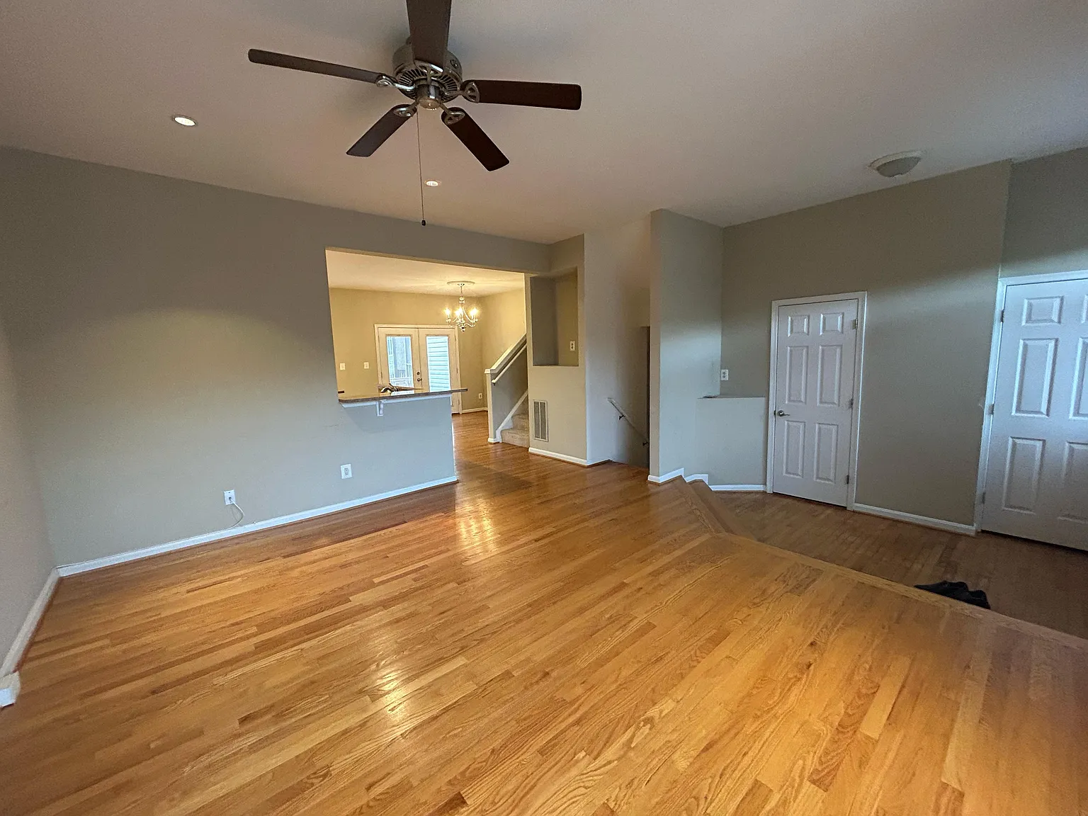 3 bed, 2.5 bath, 1628 sqft, $2,750 — Photo 3