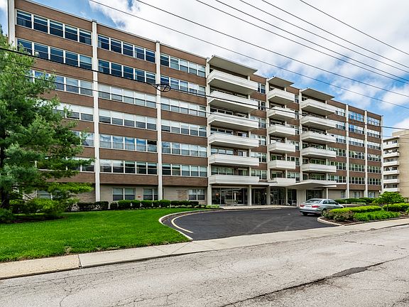 2nd image of 25 E 40th St APT 3A