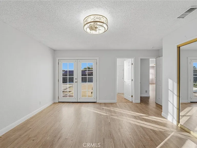 6255 Mitchell Ave — Photo 17