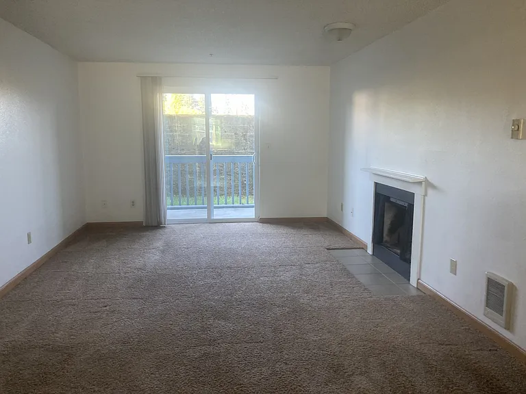 1536 Bloomingdale Ln SW #103 — Photo 6