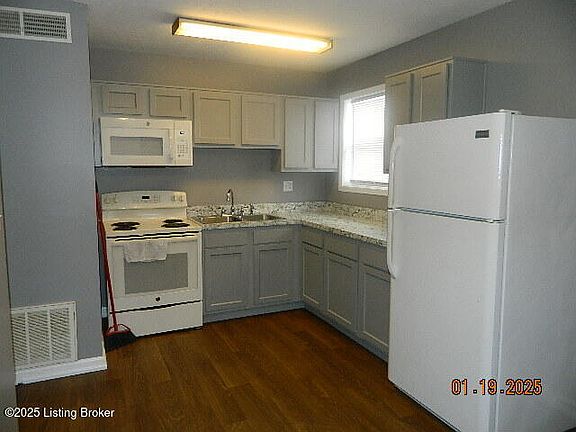 3rd image of 10609 S Dodge Ln