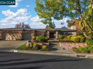 2 Willow Springs Ln, Moraga, CA 94556
