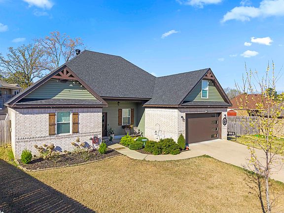 4th image of 226 Windcrest Cir