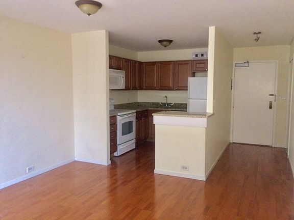 5th image of 3550 N Lake Shore Dr APT 209