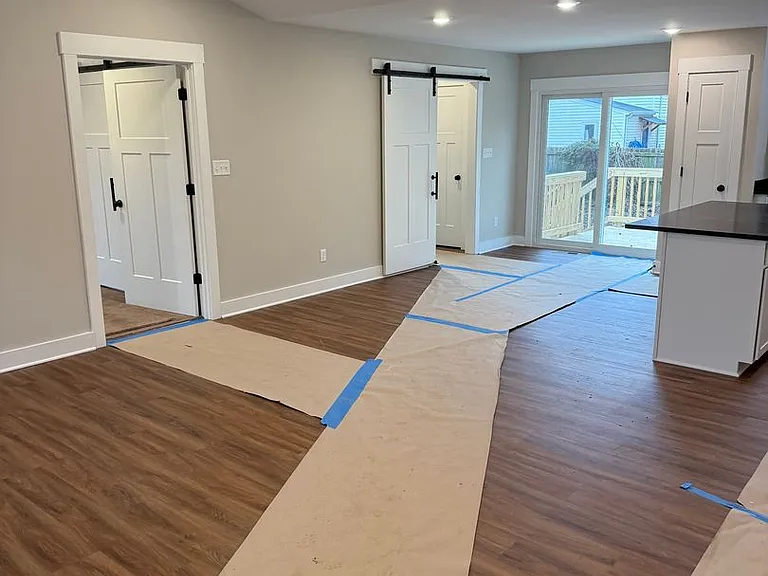 325 Yorktown Dr — Photo 12