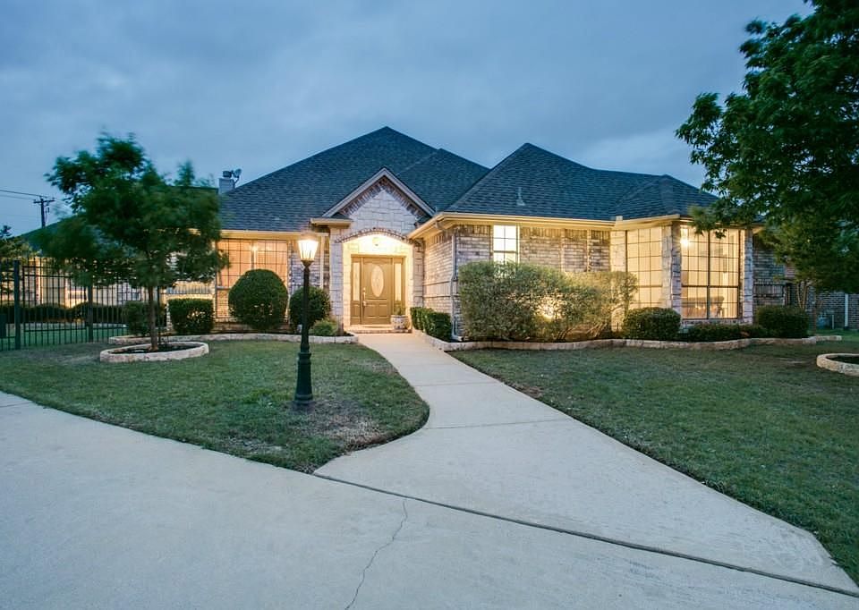 1st image of 7801 Heatherbrook Ct
