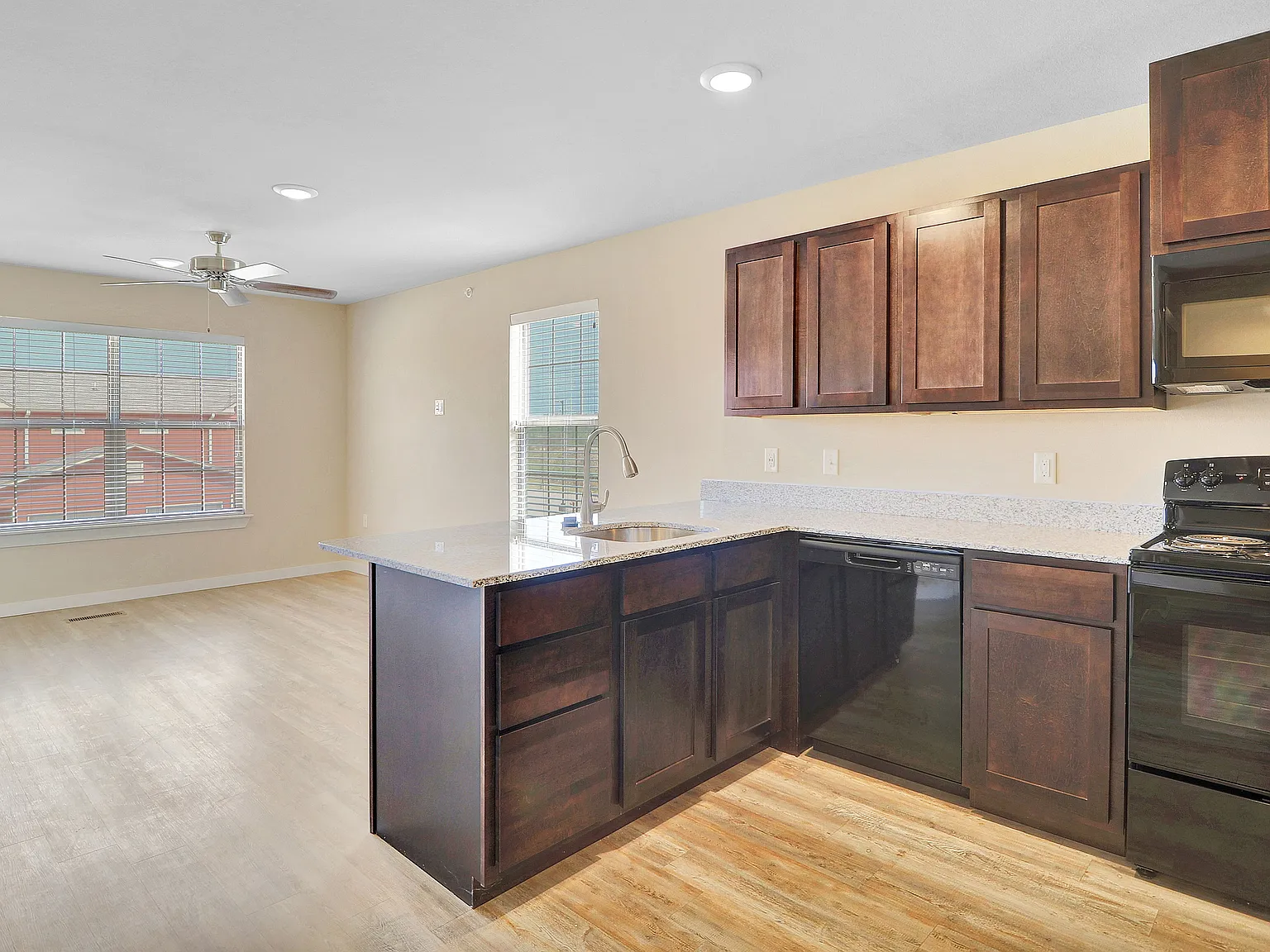 The Reserve at Chaffee Crossing Apartment Homes & Townhomes — Photo 4