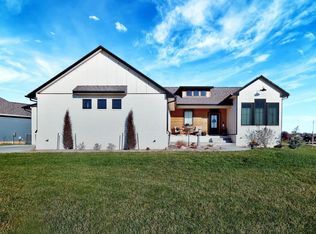 2000 N Clearstone St, Goddard, KS 67052