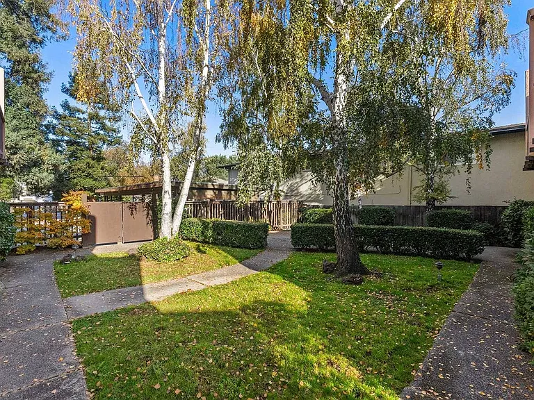 415 Oak Ave — Photo 33