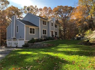 23 Old Farm Rd, Woodbridge, CT 06525