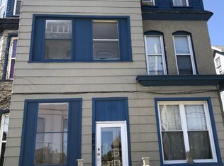 292 Villa St APT 1, Elgin, IL 60120