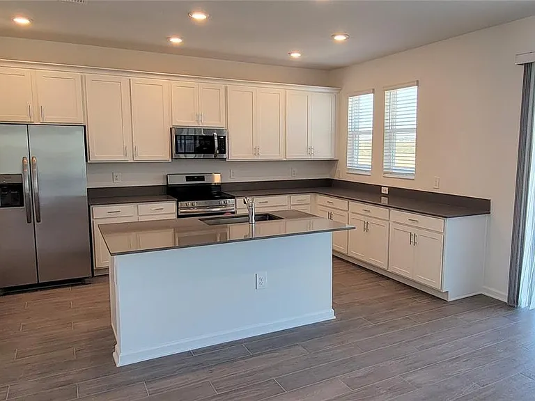 2587 Runners Cir — Photo 3