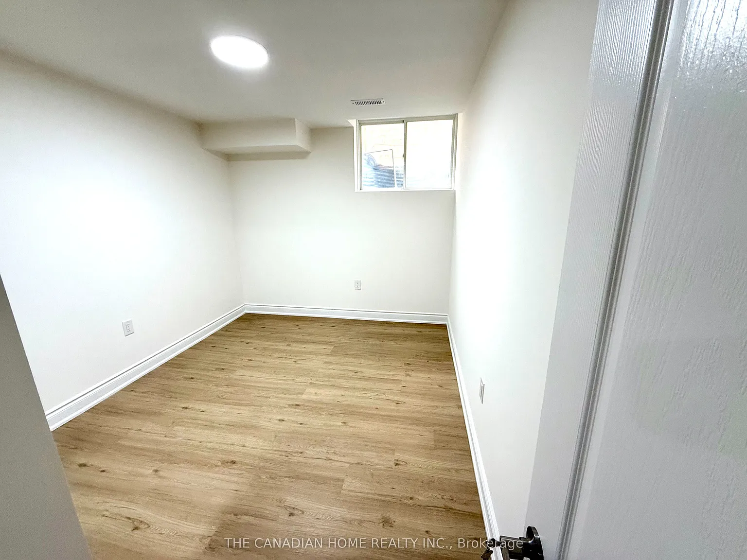 3 bed, $2,495 — Photo 4