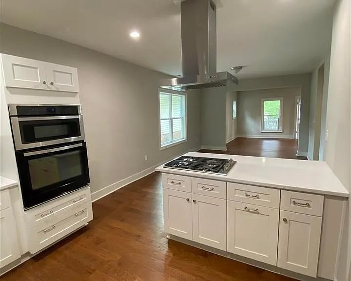 2401 N Roxboro St — Photo 6