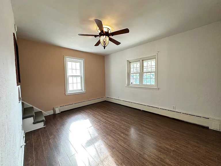 1113-1115 Schang Rd — Photo 3