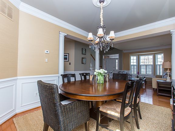 4th image of 12 Quail Dr S