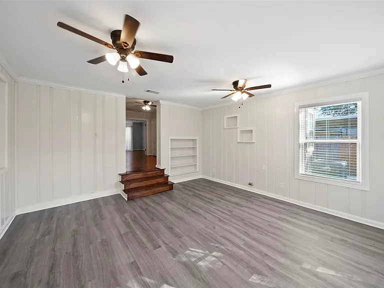 906 Gale St — Photo 16