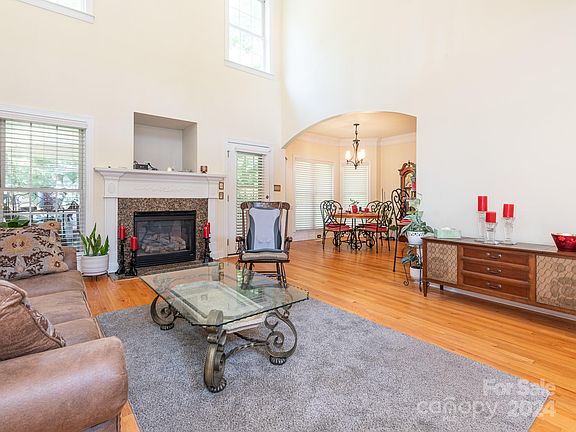2nd image of 3733 Tea Olive Dr