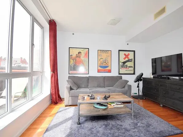 324 Grand Avenue image 3 of 9