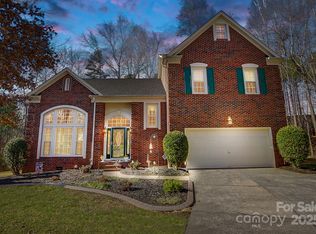 1000 Weeping Willow Ln, Matthews, NC 28105