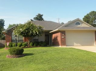 425 Red Oak Ln, Haughton, LA 71037