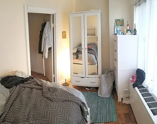 Rented by Manhattan Apartment Organization | media 48
