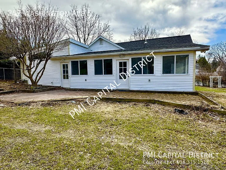247 Washington Ave E — Photo 40