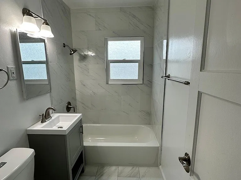 122 Elm Ave #12 — Photo 4