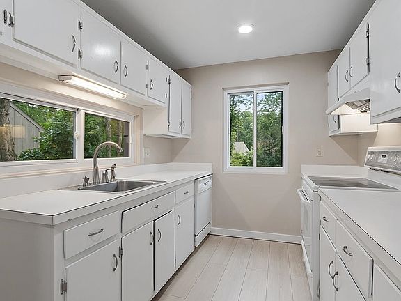 4th image of 111 Coburn Avenue #51