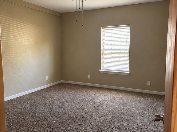 3rd image of 1095 Big Oaks Rd