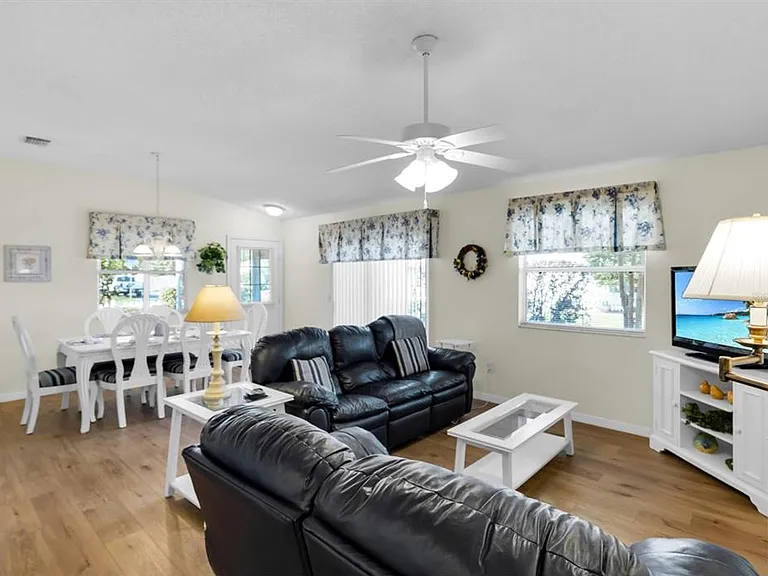 2111 Thornton Ter — Photo 2