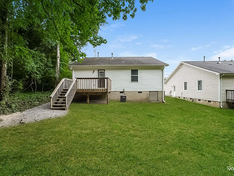 308 Lindale Dr — Photo 15