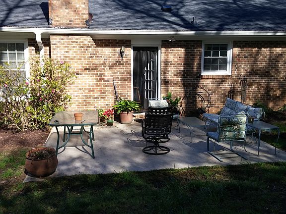 2nd image of 8 Blackenridge Dr