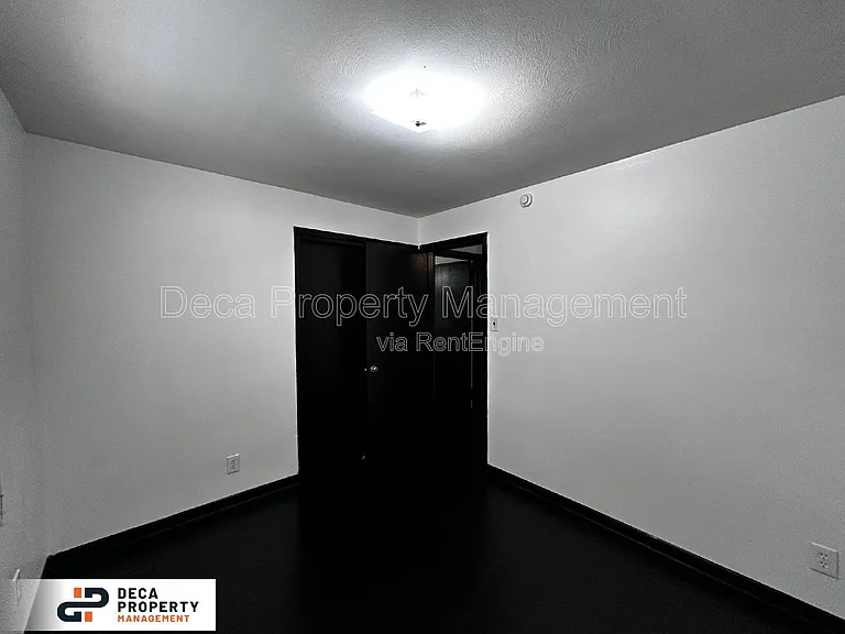 2312 Shields Ave — Photo 10