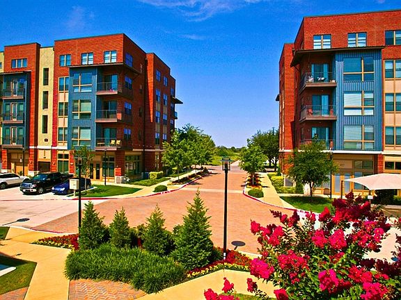 Cute Courtyards and Manicured Grounds