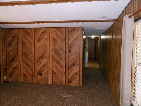 5th image of 156 Lakeview Dr