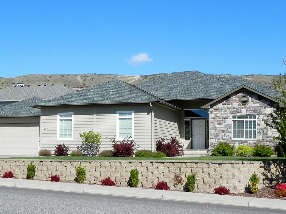 1st image of 1557 Holly Ln